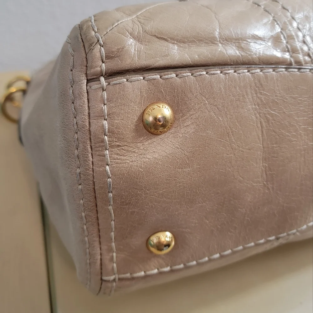 ✨PRADA✨Vitella Satchel Large Calf Leather Tote Soft Metallic Gold - Picture 9 of 15